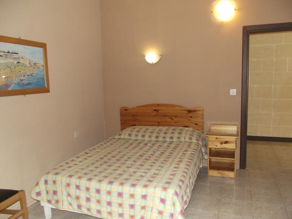 Sunset Seaview Accommodation Marsalforn Exterior photo