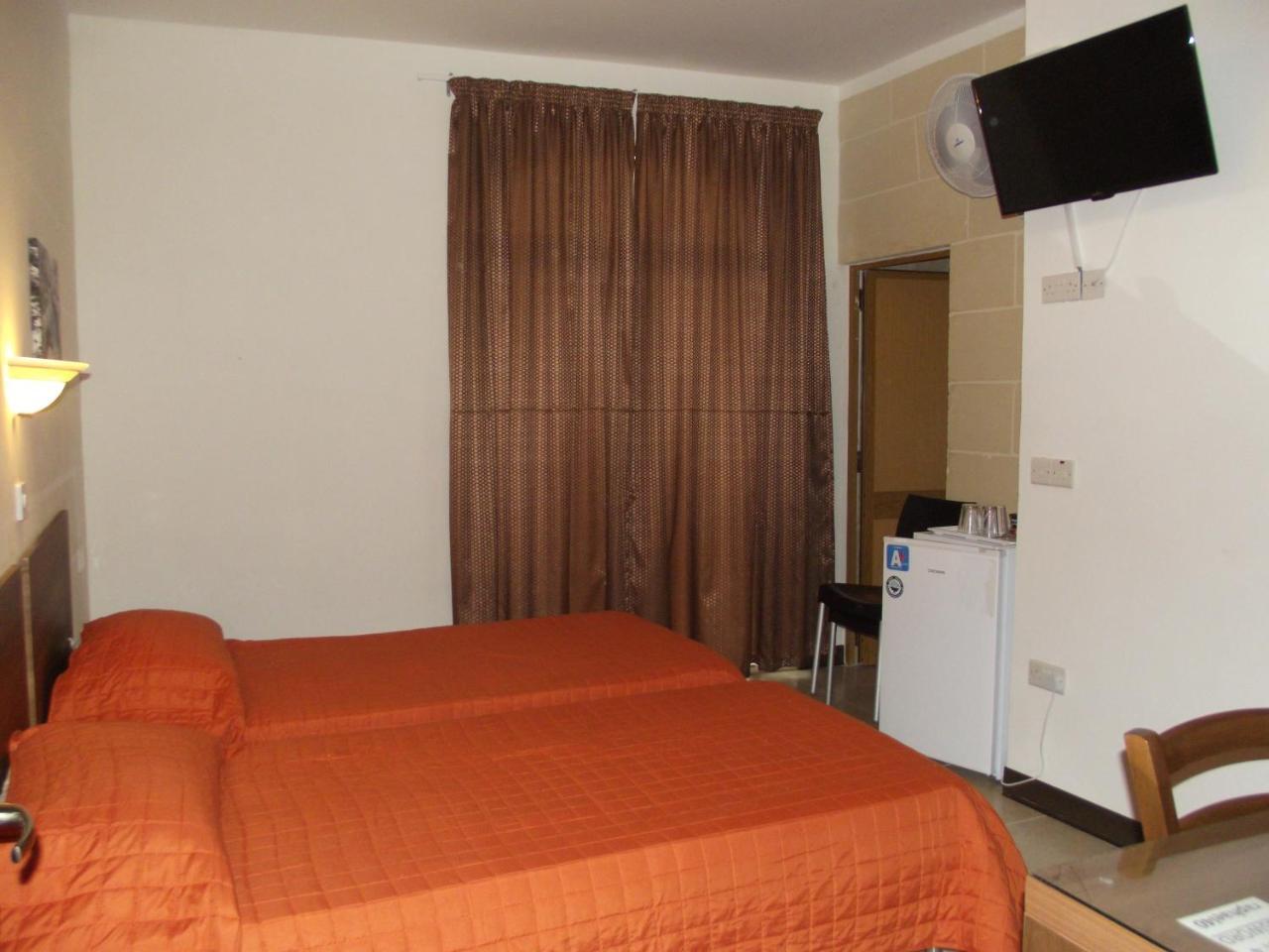 Sunset Seaview Accommodation Marsalforn Exterior photo