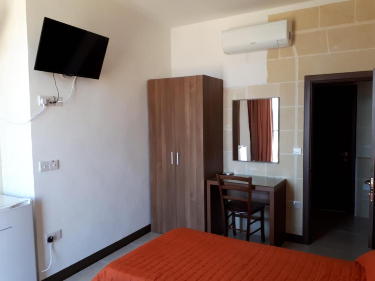 Sunset Seaview Accommodation Marsalforn Exterior photo