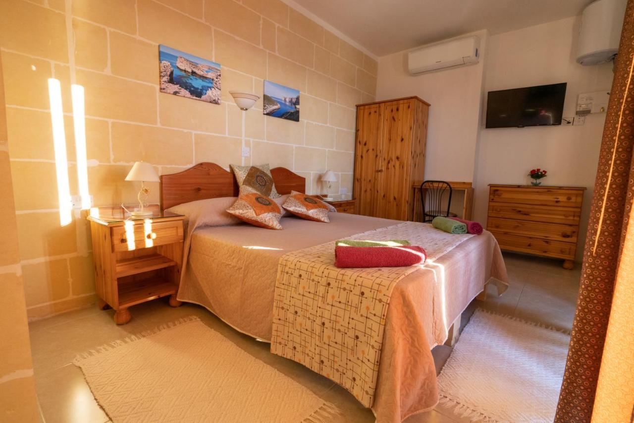 Sunset Seaview Accommodation Marsalforn Exterior photo