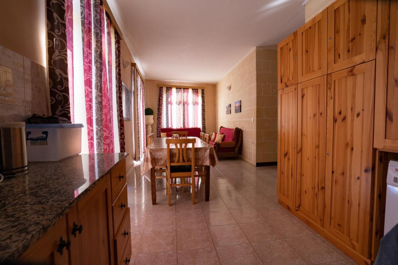 Sunset Seaview Accommodation Marsalforn Exterior photo